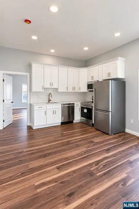 Anderson Anderson 3, Cliffside Park, NJ 07010 — photo 3
