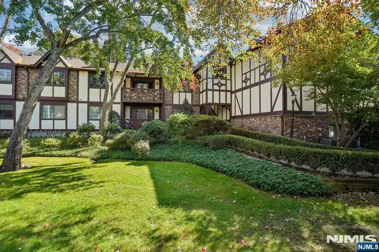1714 Faulkner Court 1714, Mahwah, NJ 07430
