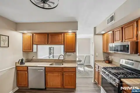 1714 Faulkner Court 1714, Mahwah, NJ 07430 — photo 14