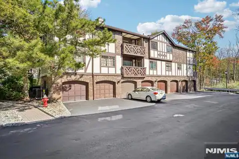 1714 Faulkner Court 1714, Mahwah, NJ 07430 — photo 2
