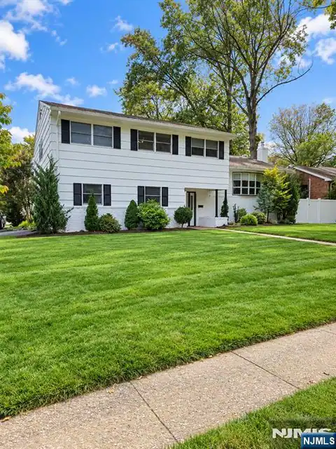 511 Gallows Hill Road, Cranford, NJ 07016 — photo 2