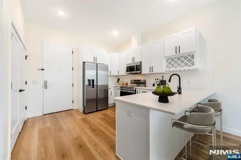 51 Queen Anne Road 302, Bogota, NJ 07603
