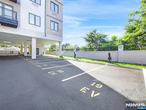 51 Queen Anne Road 302, Bogota, NJ 07603 — photo 12