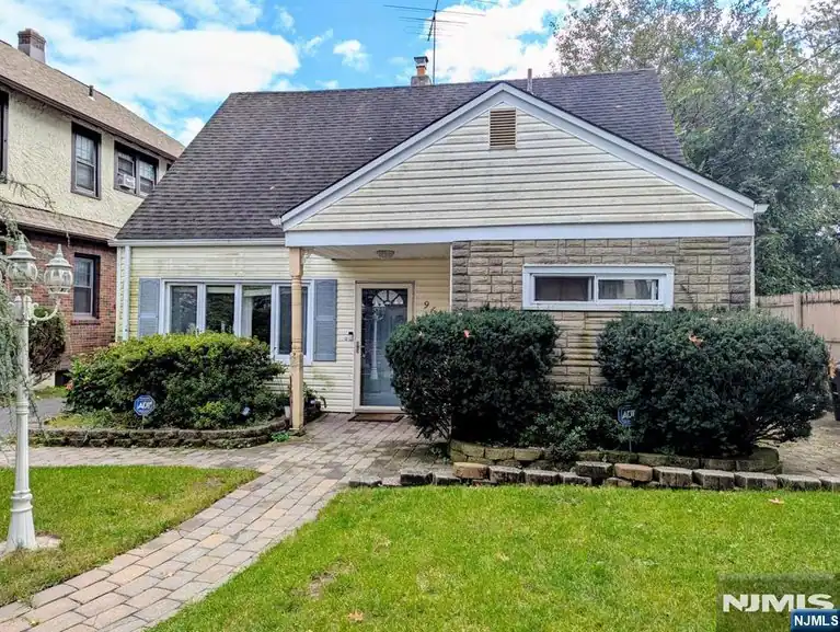 96 Van Buskirk Road, Teaneck, NJ 07666