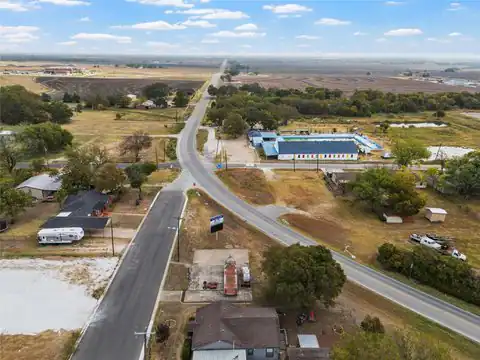 312 E Columbus Street, West, TX 76691 — photo 7
