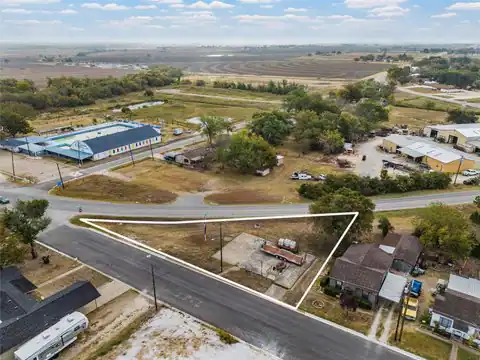 312 E Columbus Street, West, TX 76691 — photo 10