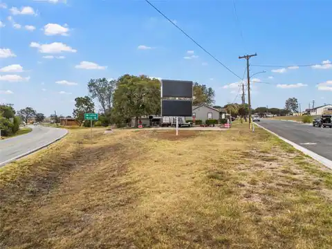 312 E Columbus Street, West, TX 76691 — photo 13
