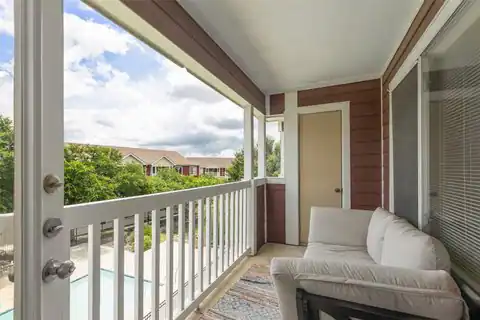 527 Southwest Parkway #303, College Station, TX 77840 — photo 2