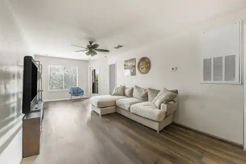 527 Southwest Parkway #303, College Station, TX 77840 — photo 4