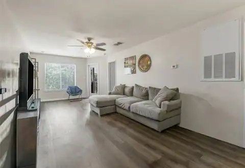 527 Southwest Parkway #303, College Station, TX 77840 — photo 5