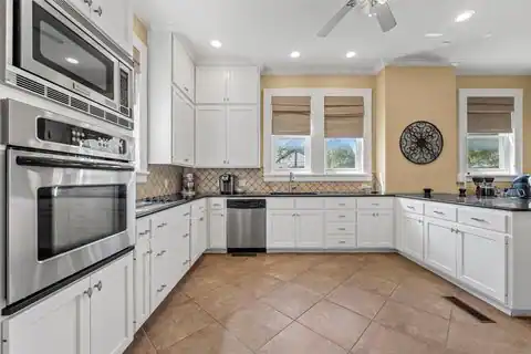 2424 Austin Avenue, Waco, TX 76701 — photo 13