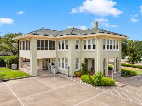 2424 Austin Avenue, Waco, TX 76701 — photo 2