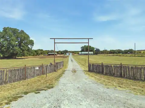 13827 Baker Road, Weatherford, TX 76087 — photo 32