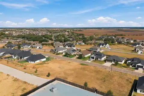 9932 Bridlewood Lane, Waco, TX 76708 — photo 9