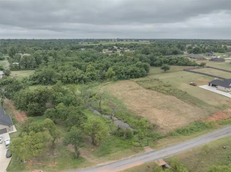 2335 Dixie Drive, Blanchard, OK 73010