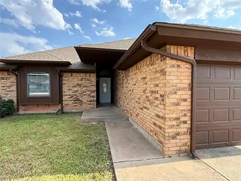 2116 NE 8th Street, Moore, OK 73160 — photo 3