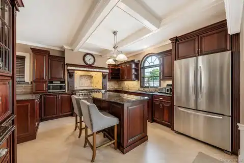 53 Mowbray Avenue, Bay Shore, NY 11706 — photo 3
