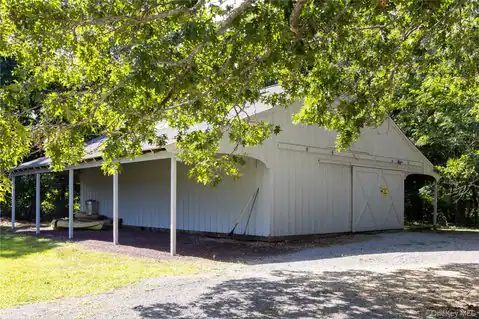 2450 Main Road, Laurel, NY 11948 — photo 7