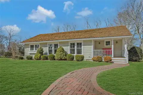 635 Strohson Road, Cutchogue, NY 11935 — photo 2