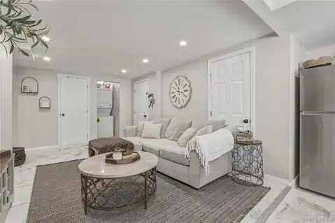150 North Delaware Avenue, Lindenhurst, NY 11757 — photo 10