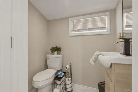 150 North Delaware Avenue, Lindenhurst, NY 11757 — photo 15