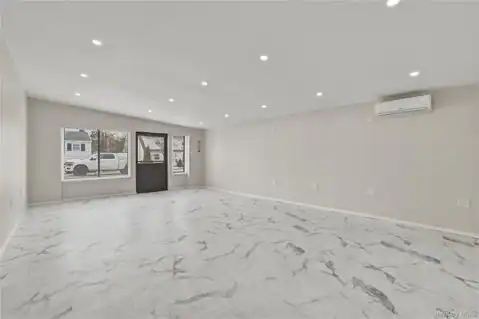 150 North Delaware Avenue, Lindenhurst, NY 11757 — photo 18