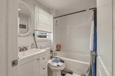 150 North Delaware Avenue, Lindenhurst, NY 11757 — photo 25
