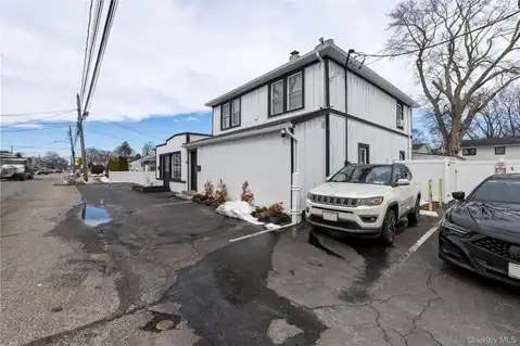150 North Delaware Avenue, Lindenhurst, NY 11757 — photo 5