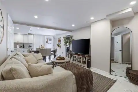 150 North Delaware Avenue, Lindenhurst, NY 11757 — photo 8