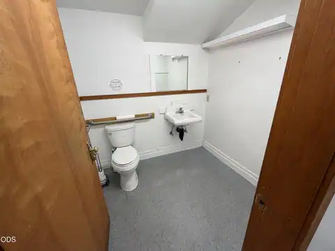 141 W Main Avenue #101, Sisters, OR 97759 — photo 17