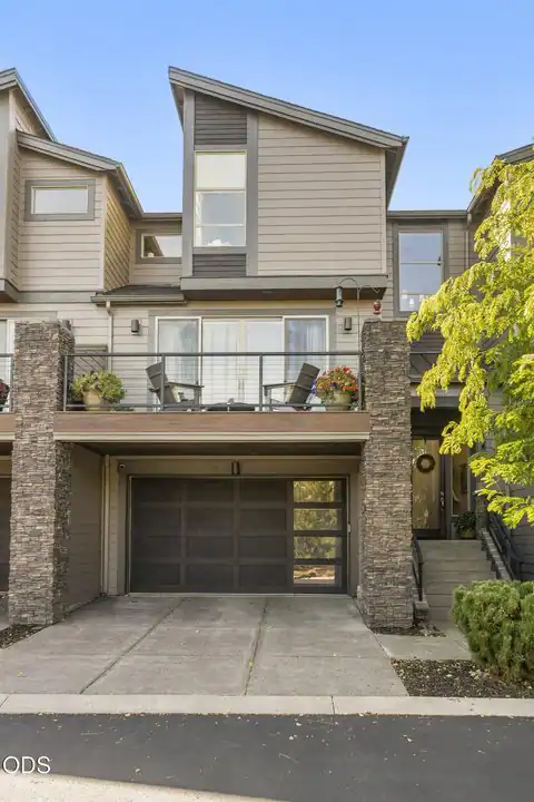 3051 NW Canyon Springs Place, Bend, OR 97703 — photo 2