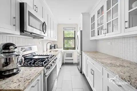 241 East 76th Street #5D, Manhattan, NY 10075 — photo 6