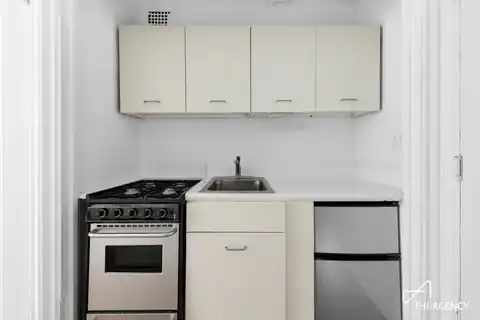 433 West 34th Street #10F, Manhattan, NY 10001 — photo 15