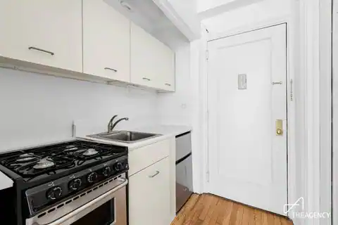 433 West 34th Street #10F, Manhattan, NY 10001 — photo 16