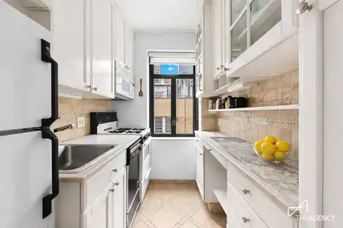 25 West 54th Street #10B, Manhattan, NY 10019 — photo 5