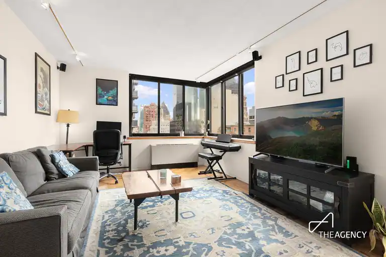 250 East 40th Street #22E, Manhattan, NY 10016