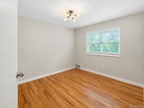 3352 Coolidge Highway #11, Royal Oak, MI 48073 — photo 8