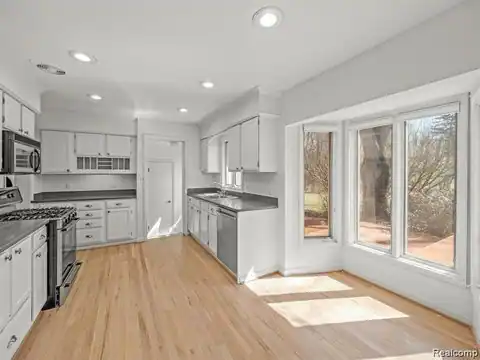 3879 CARRIAGE Road, Bloomfield Hills, MI 48301 — photo 10