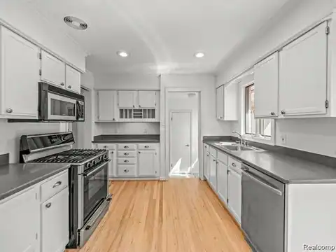 3879 CARRIAGE Road, Bloomfield Hills, MI 48301 — photo 11