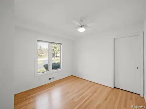 3879 CARRIAGE Road, Bloomfield Hills, MI 48301 — photo 18