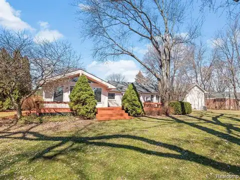 3879 CARRIAGE Road, Bloomfield Hills, MI 48301 — photo 31