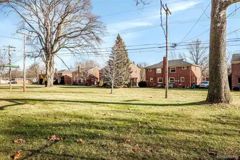 2626 Glenview Avenue, Royal Oak, MI 48073 — photo 17