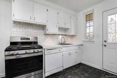 2626 Glenview Avenue, Royal Oak, MI 48073 — photo 7