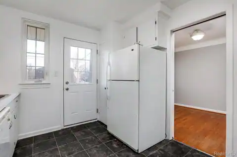2626 Glenview Avenue, Royal Oak, MI 48073 — photo 9