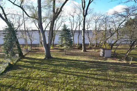 1515 W FARNUM Avenue, Royal Oak, MI 48067 — photo 17