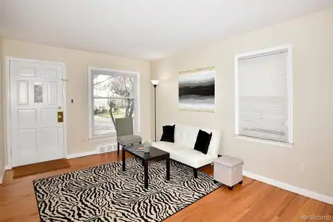 1515 W FARNUM Avenue, Royal Oak, MI 48067 — photo 3