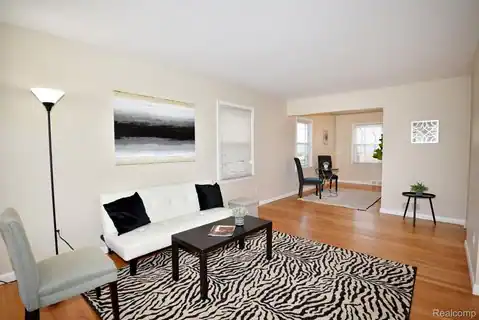 1515 W FARNUM Avenue, Royal Oak, MI 48067 — photo 4