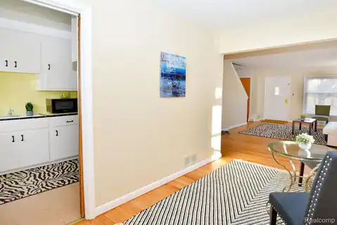 1515 W FARNUM Avenue, Royal Oak, MI 48067 — photo 9