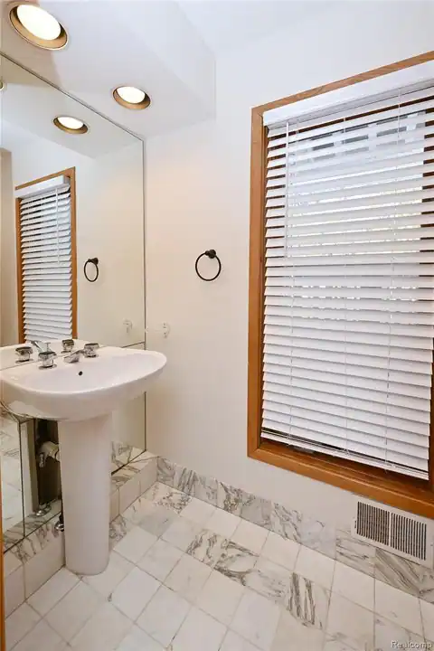 1825 Long Pointe Drive, Bloomfield Hills, MI 48302 — photo 23