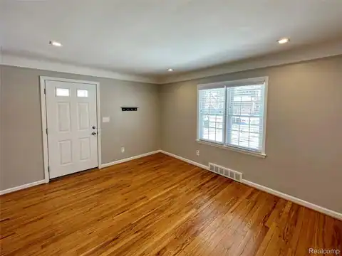 322 Oakdale Street, Royal Oak, MI 48067 — photo 2